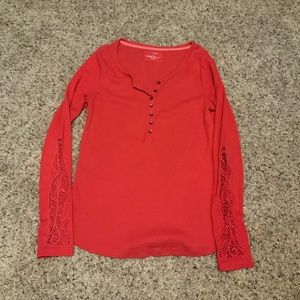 Sonoma long sleeve top-lace design on arms